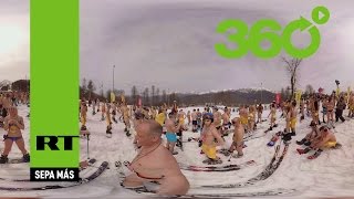 水着姿でスキーとスノーボードをやっちゃうイベントのVR動画 [Only In Russia]